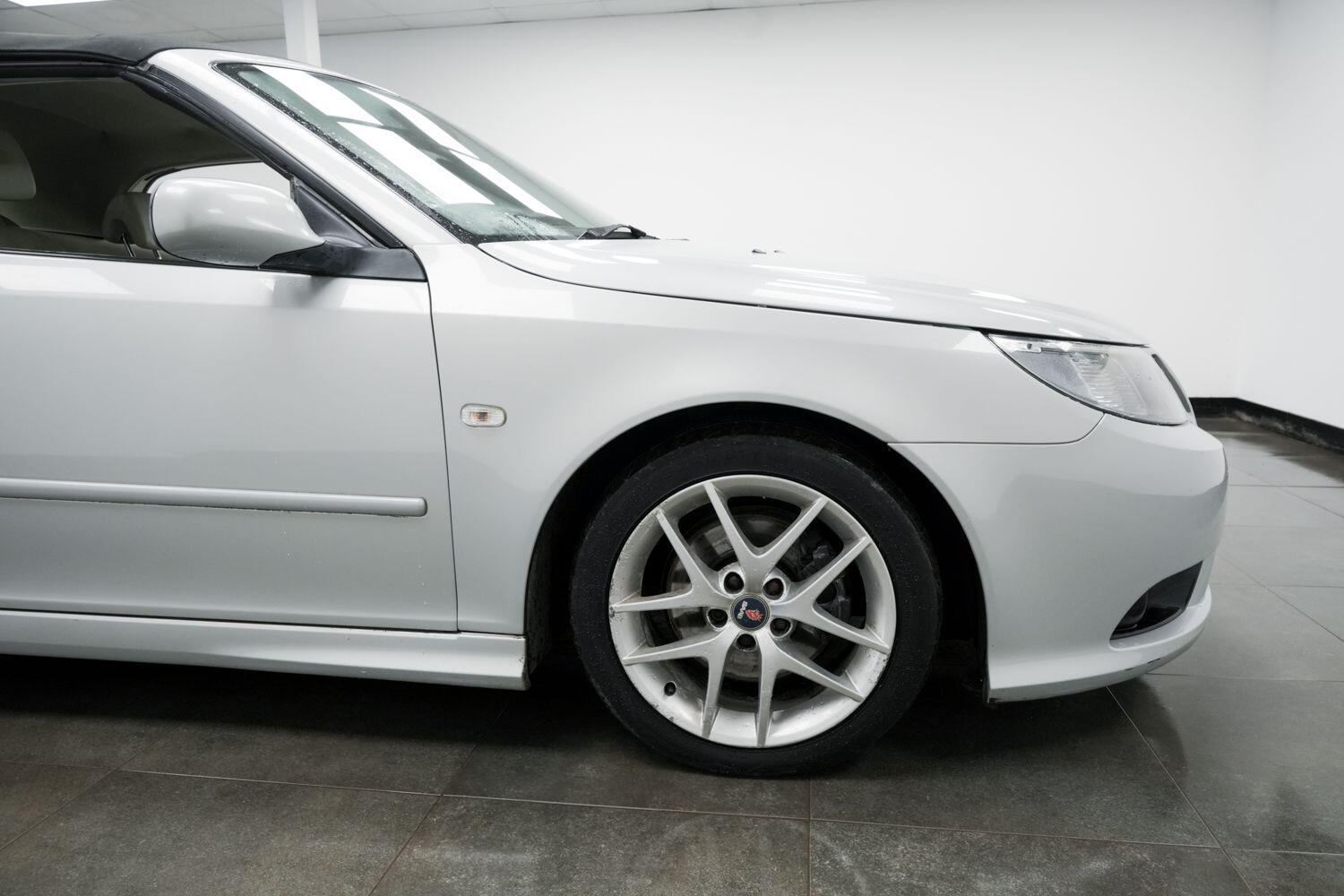 Used Saab 9-3 2010 for sale - 77738116: Photo 5