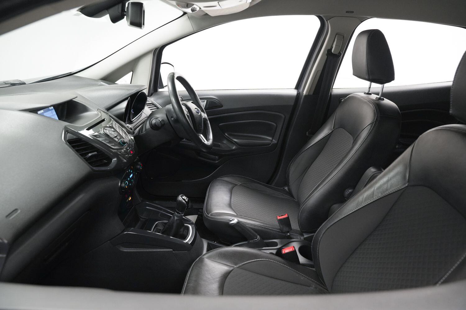 Used Ford Ecosport 2017 for sale - 77737370: Photo 28