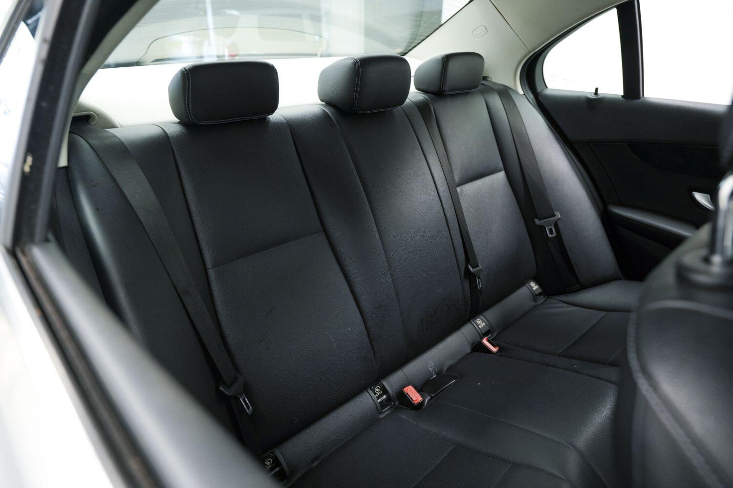 Used Mercedes-Benz C Class 2015 for sale - 76592593: Photo 13