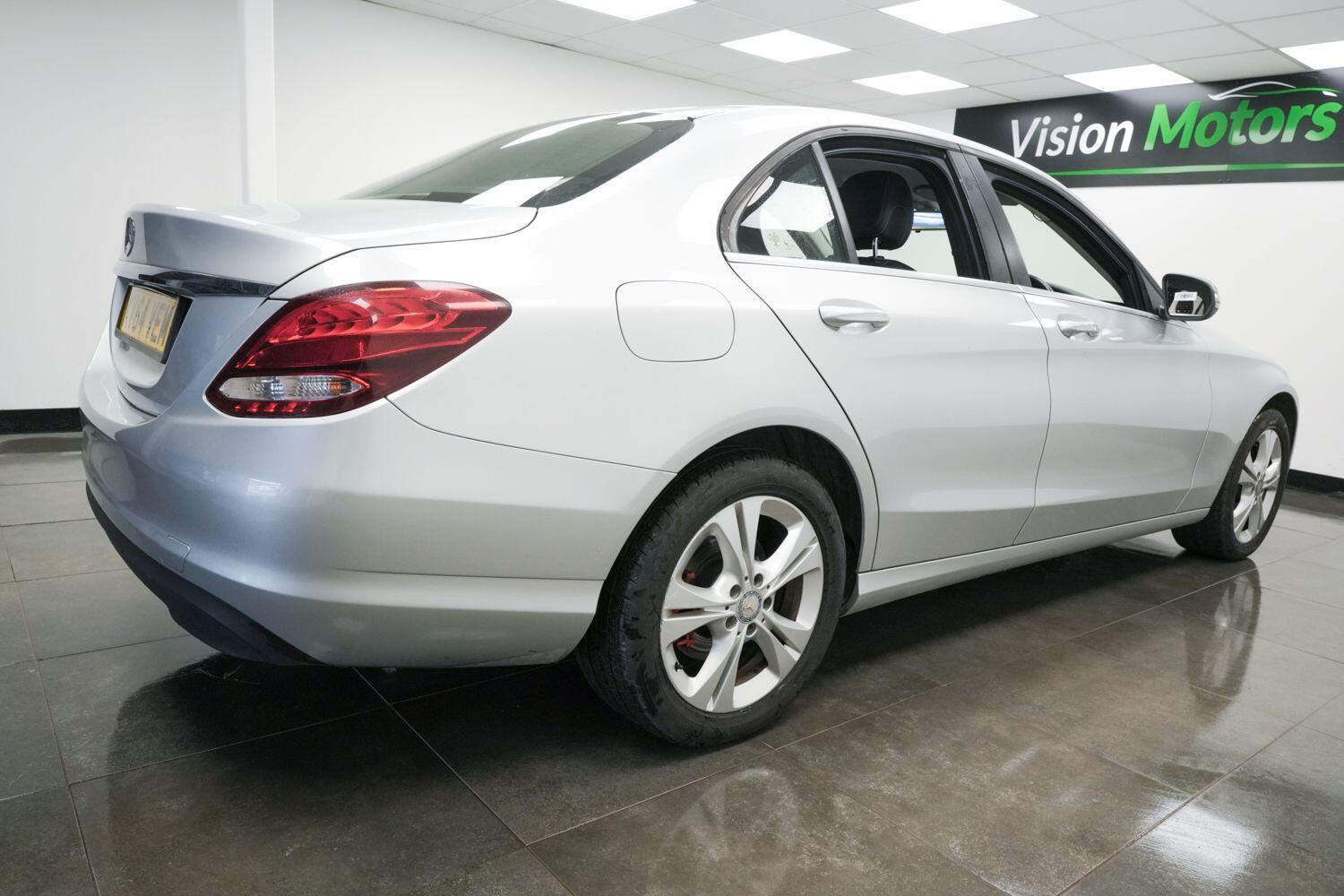 Used Mercedes-Benz C Class 2015 for sale - 76592593: Photo 4