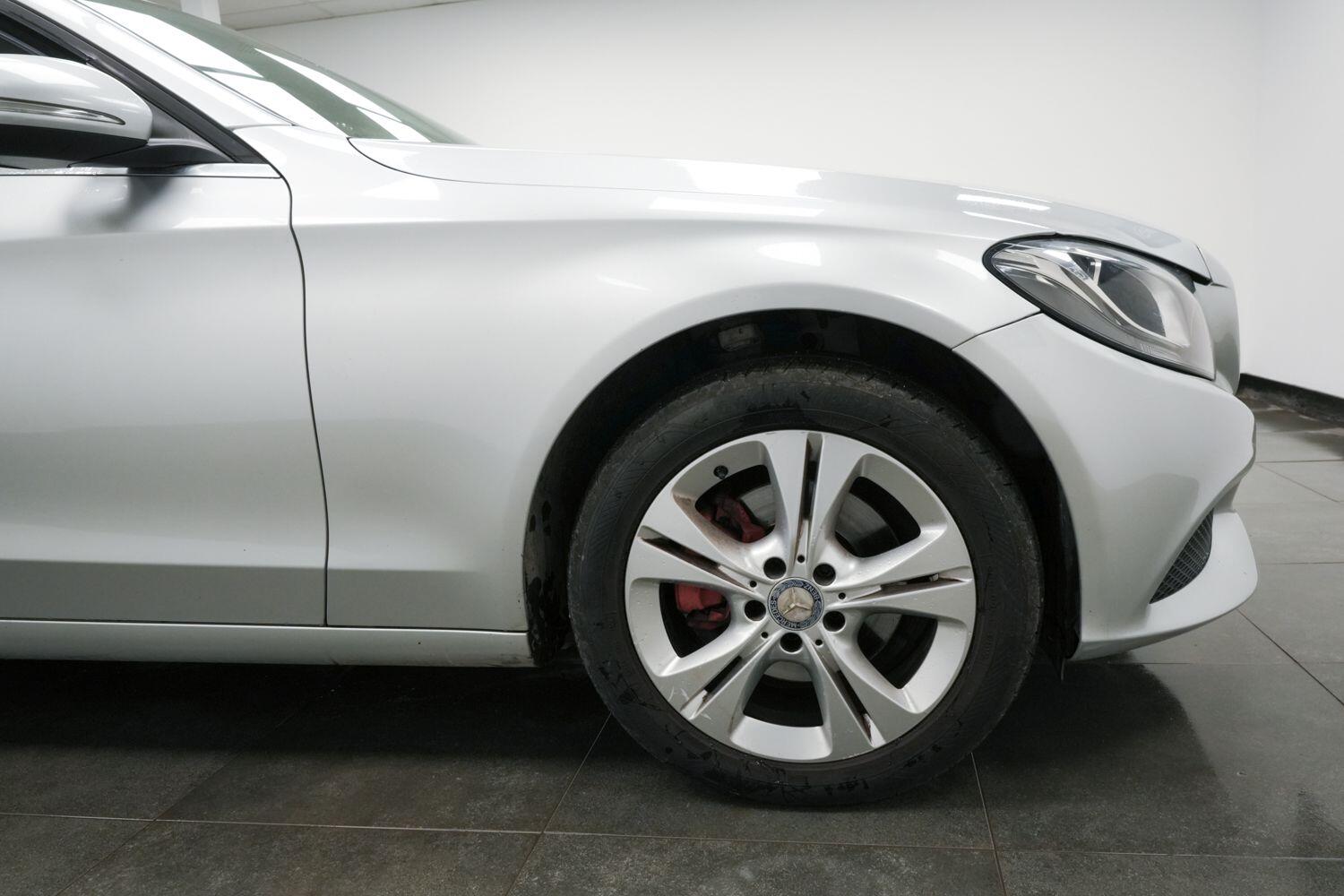 Used Mercedes-Benz C Class 2015 for sale - 76592593: Photo 5