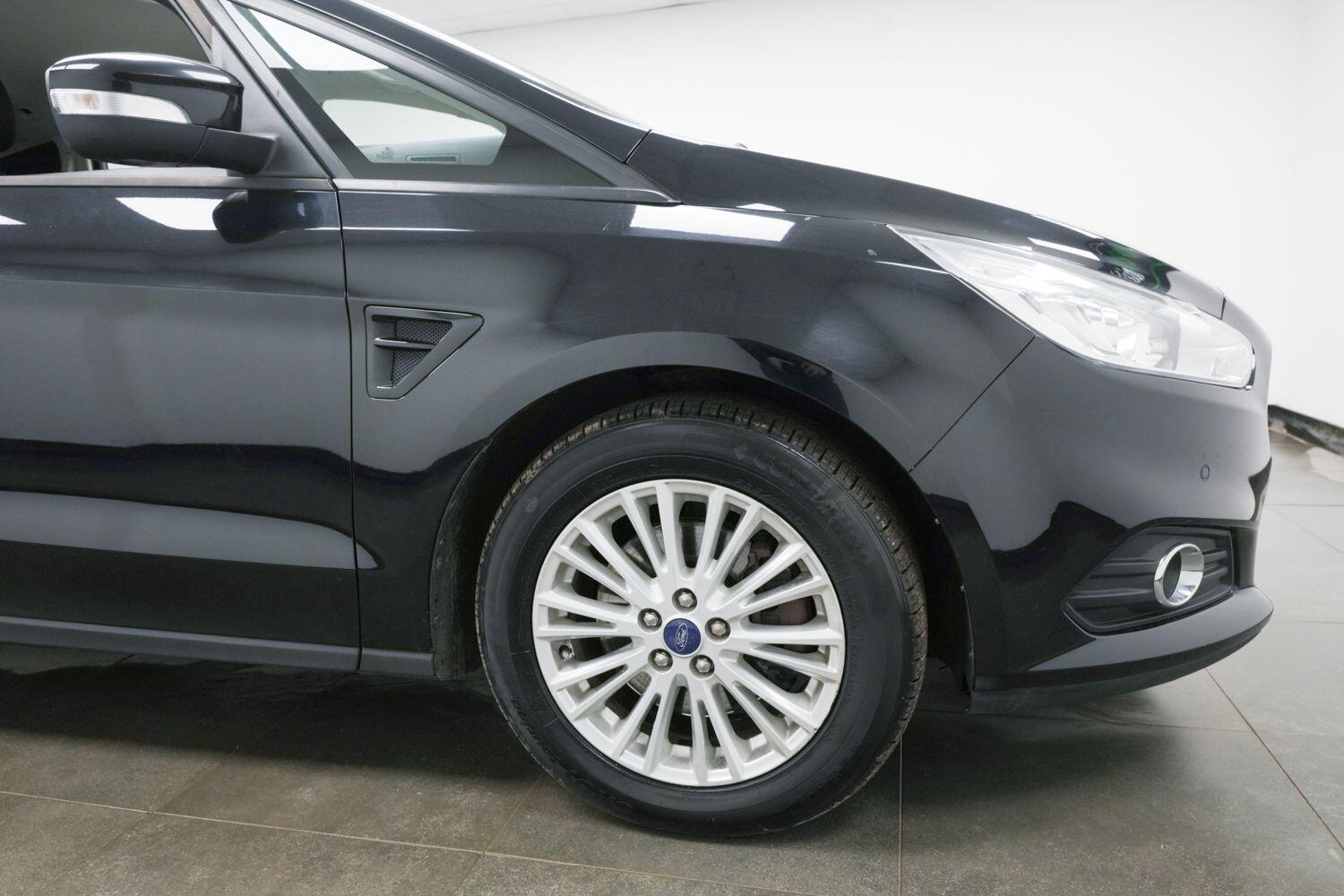 Used Ford S-Max 2017 for sale - 77940318: Photo 5