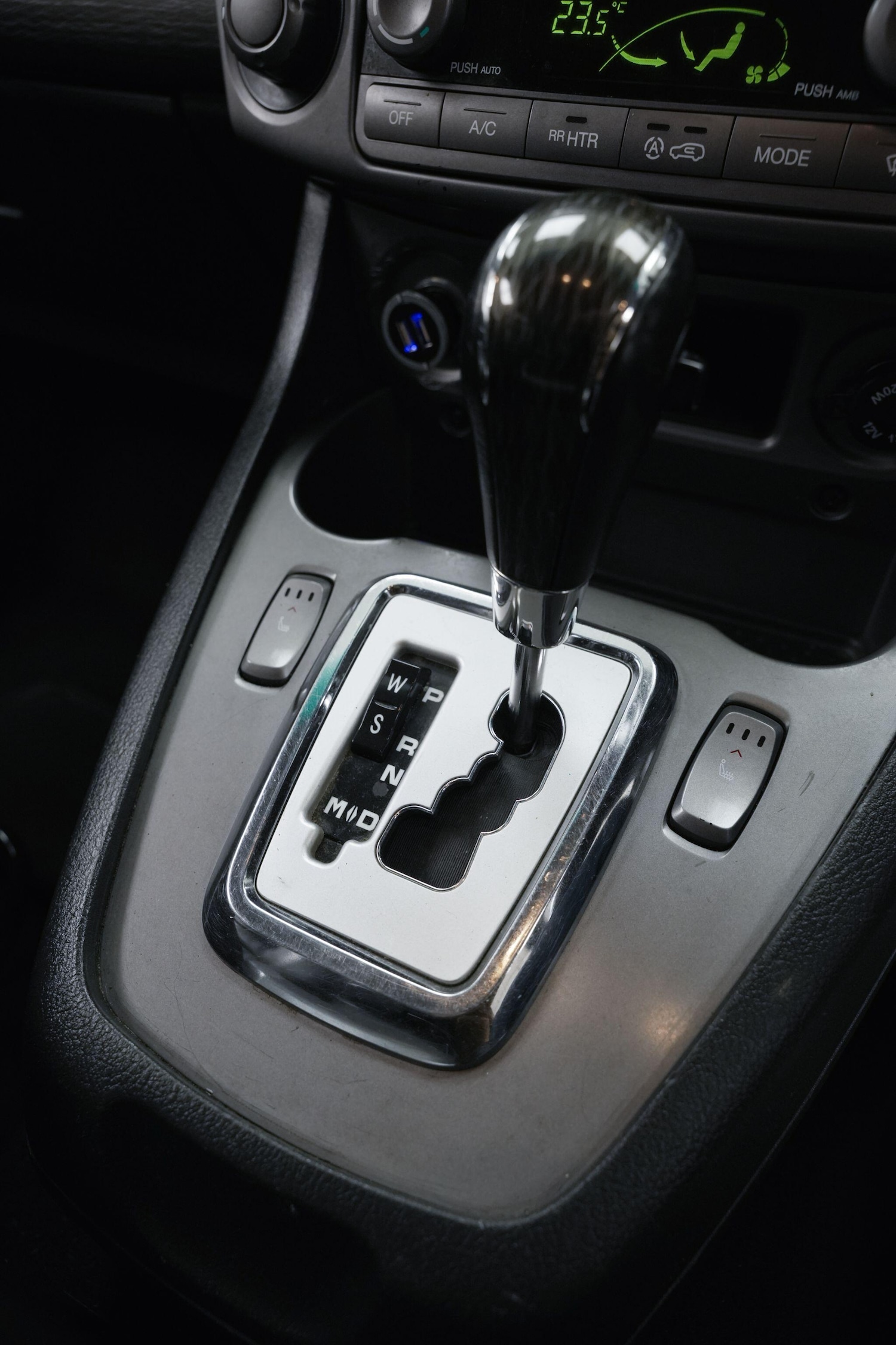 Used Ssangyong Turismo for sale - 77768083: Photo 24