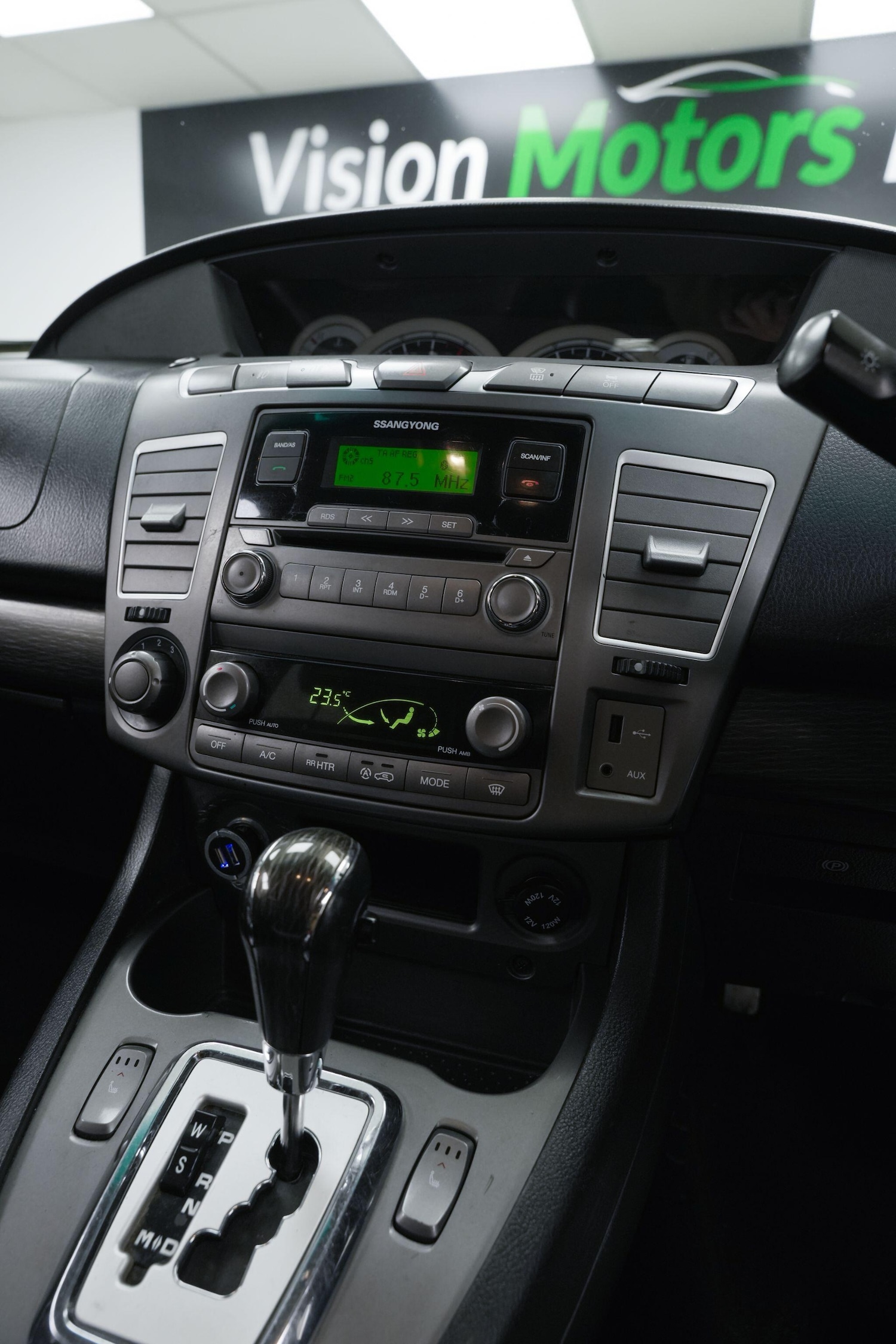 Used Ssangyong Turismo for sale - 77768083: Photo 25