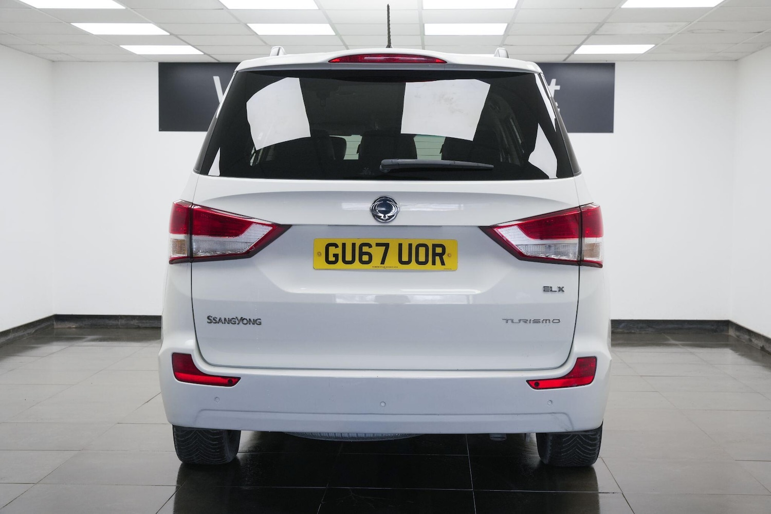 Used Ssangyong Turismo for sale - 77768083: Photo 3