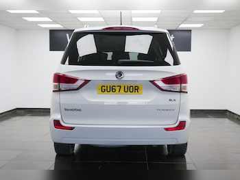 Used Ssangyong Turismo 2017 for sale - 77768083: Photo