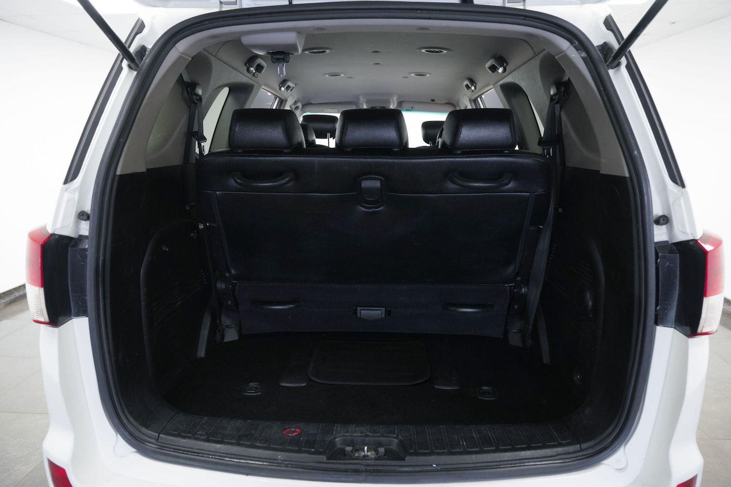 Used Ssangyong Turismo for sale - 77768083: Photo 9