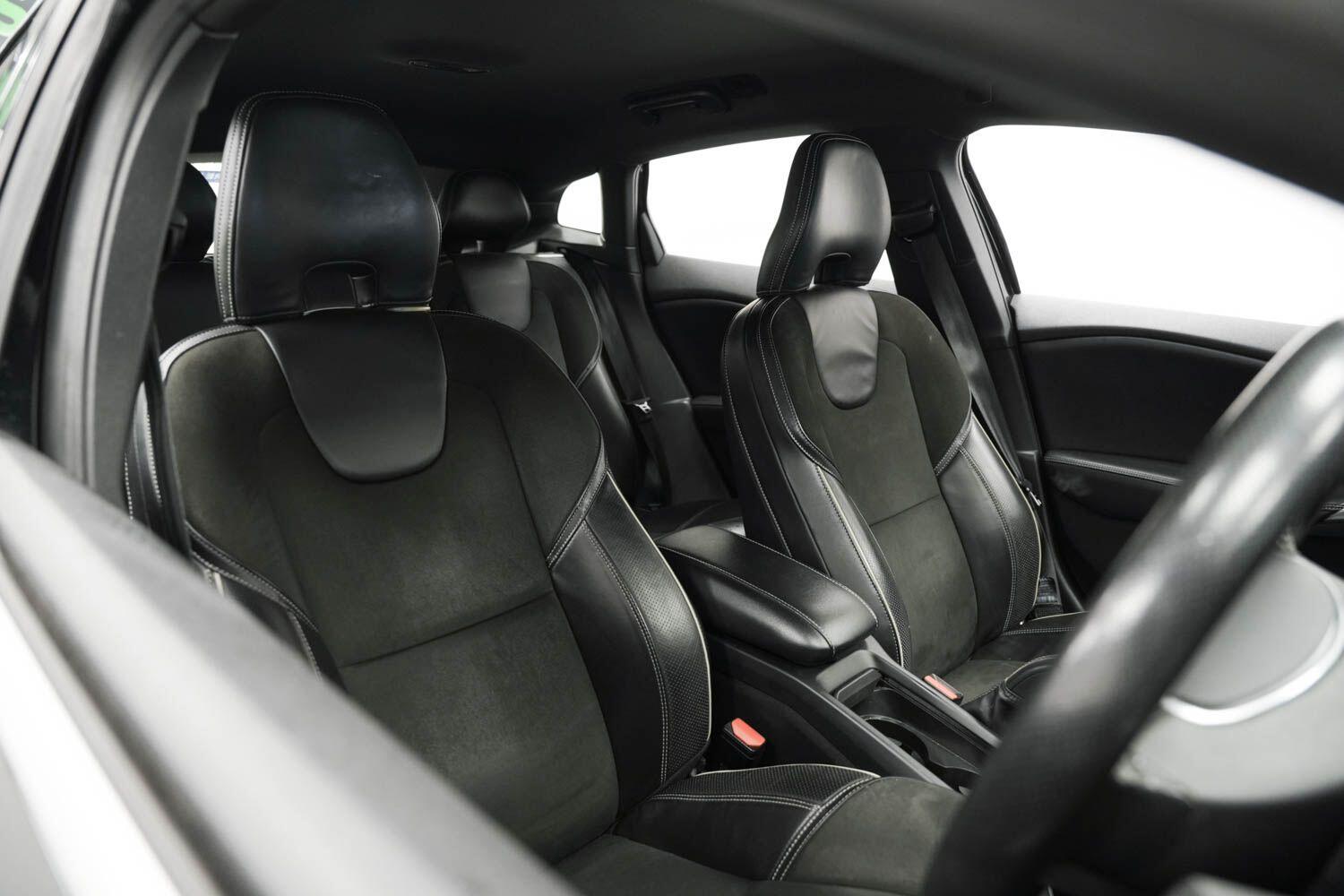 Used Volvo V40 2017 for sale - 77166664: Photo 10