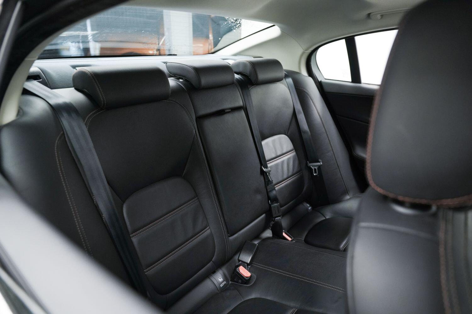 Used Jaguar XE for sale - 76824714: Photo 14