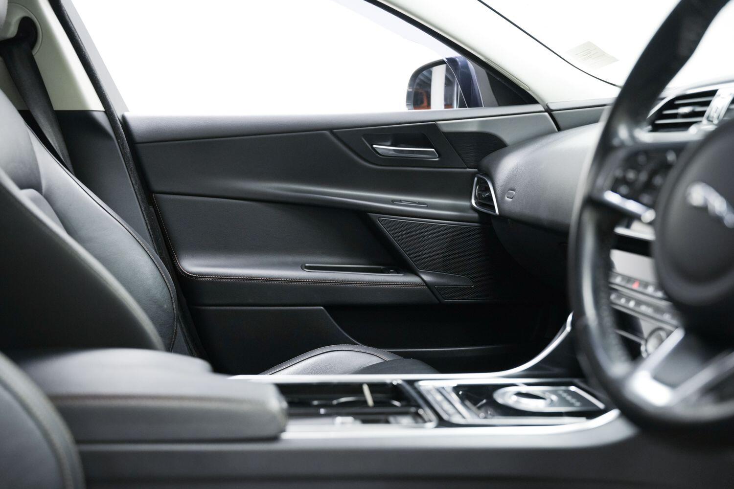 Used Jaguar XE for sale - 76824714: Photo 22