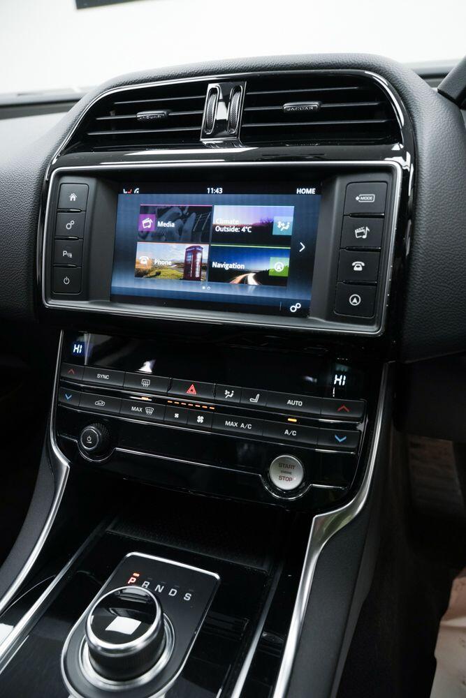 Used Jaguar XE for sale - 76824714: Photo 26