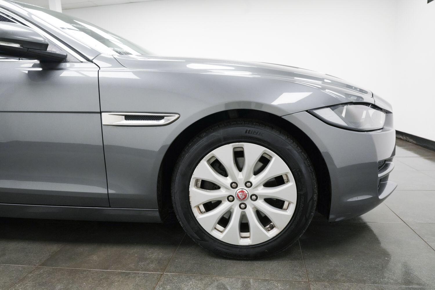 Used Jaguar XE for sale - 76824714: Photo 4