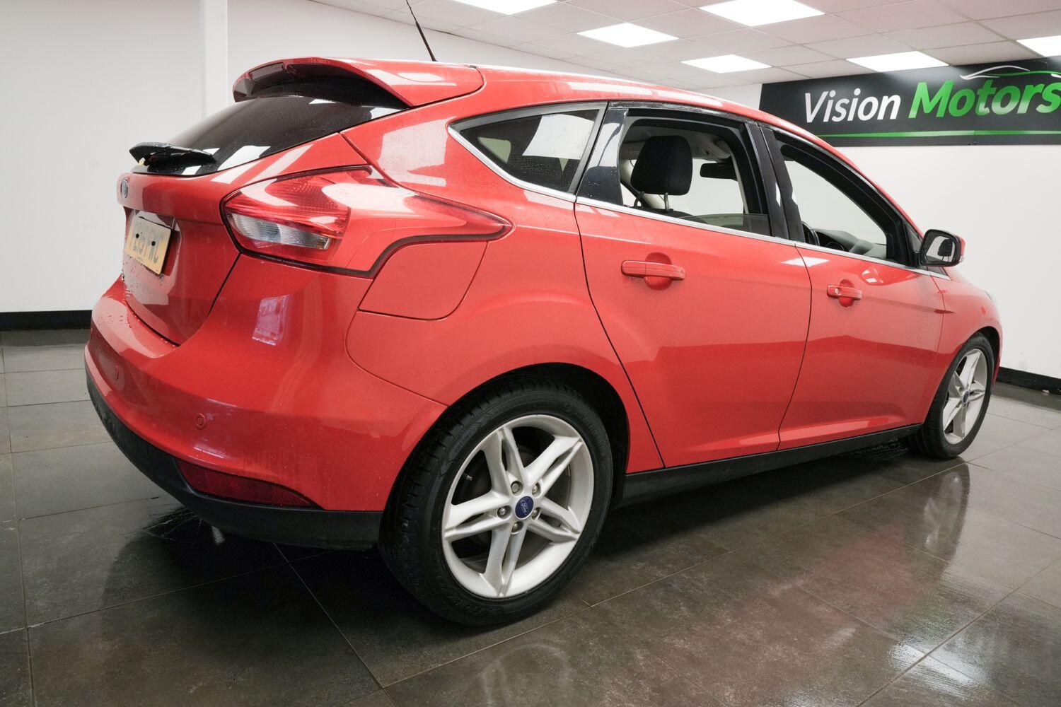 Used Ford Focus 2015 for sale - 77081914: Photo 4