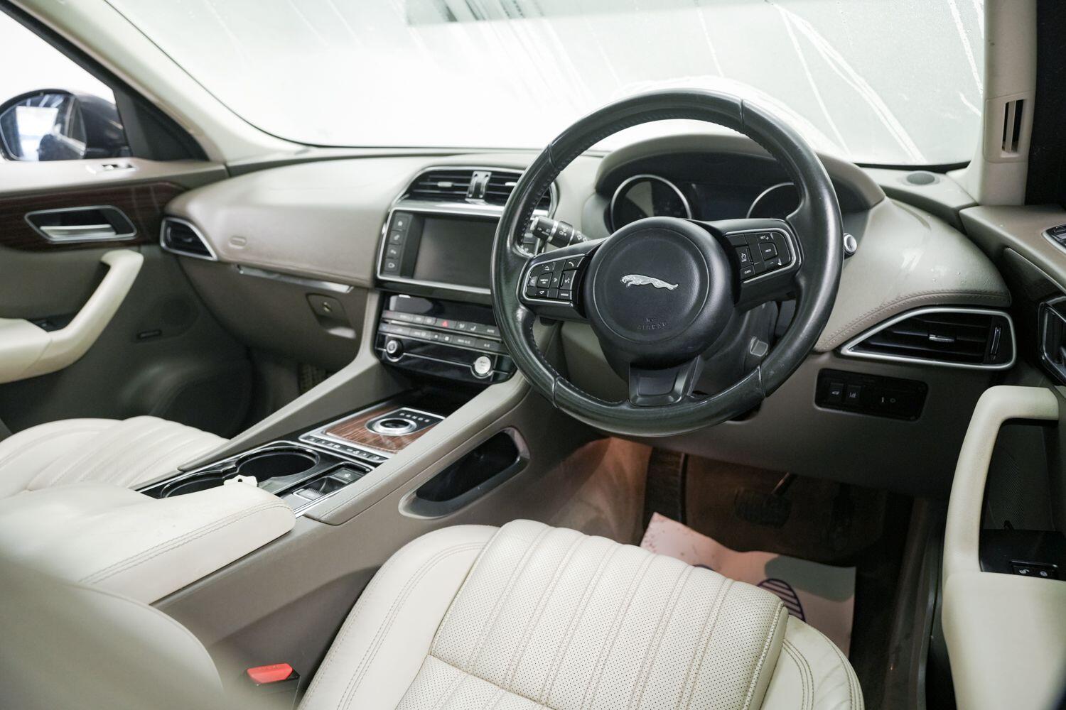 Used Jaguar F-Pace 2016 for sale - 77612454: Photo 11