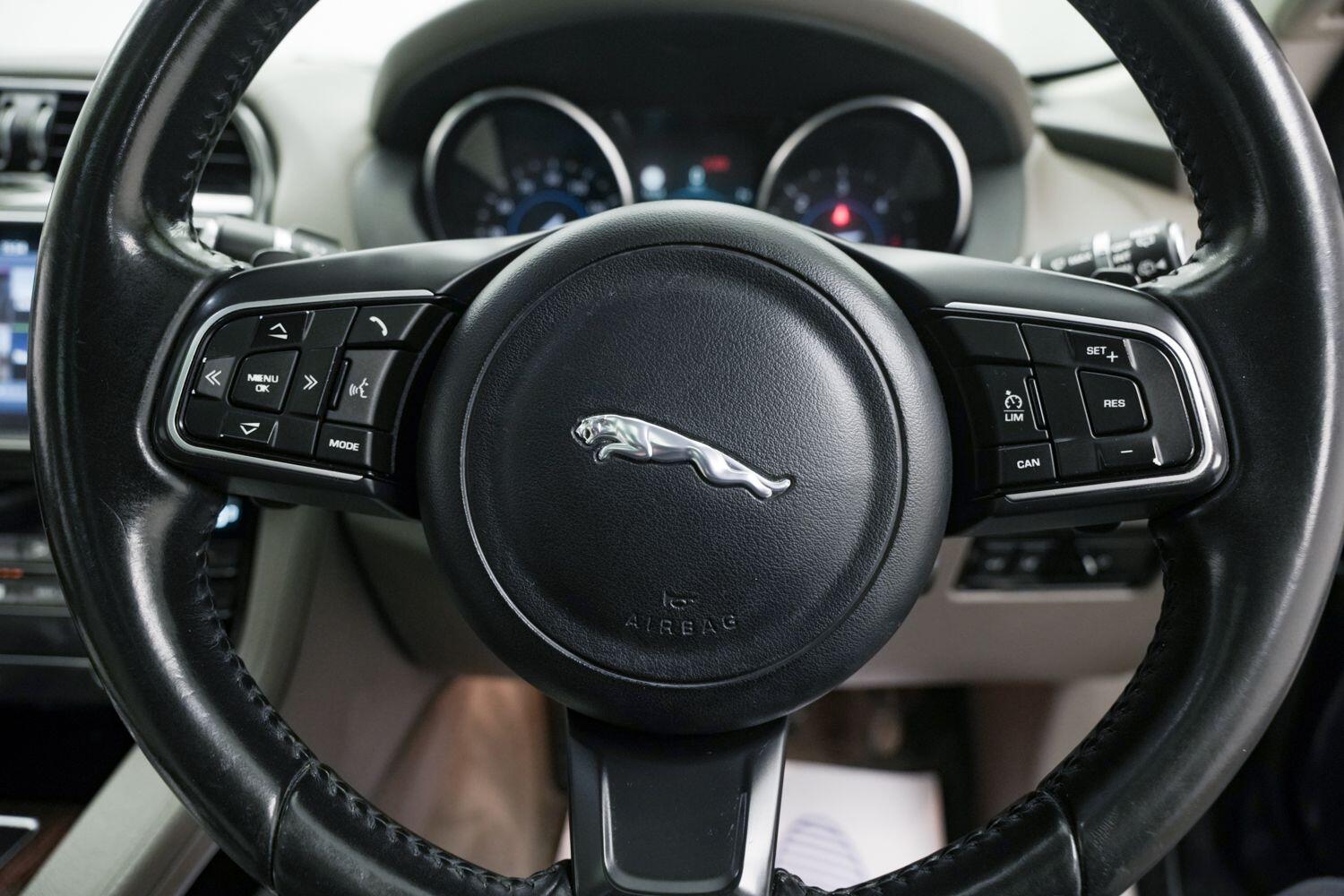 Used Jaguar F-Pace 2016 for sale - 77612454: Photo 25