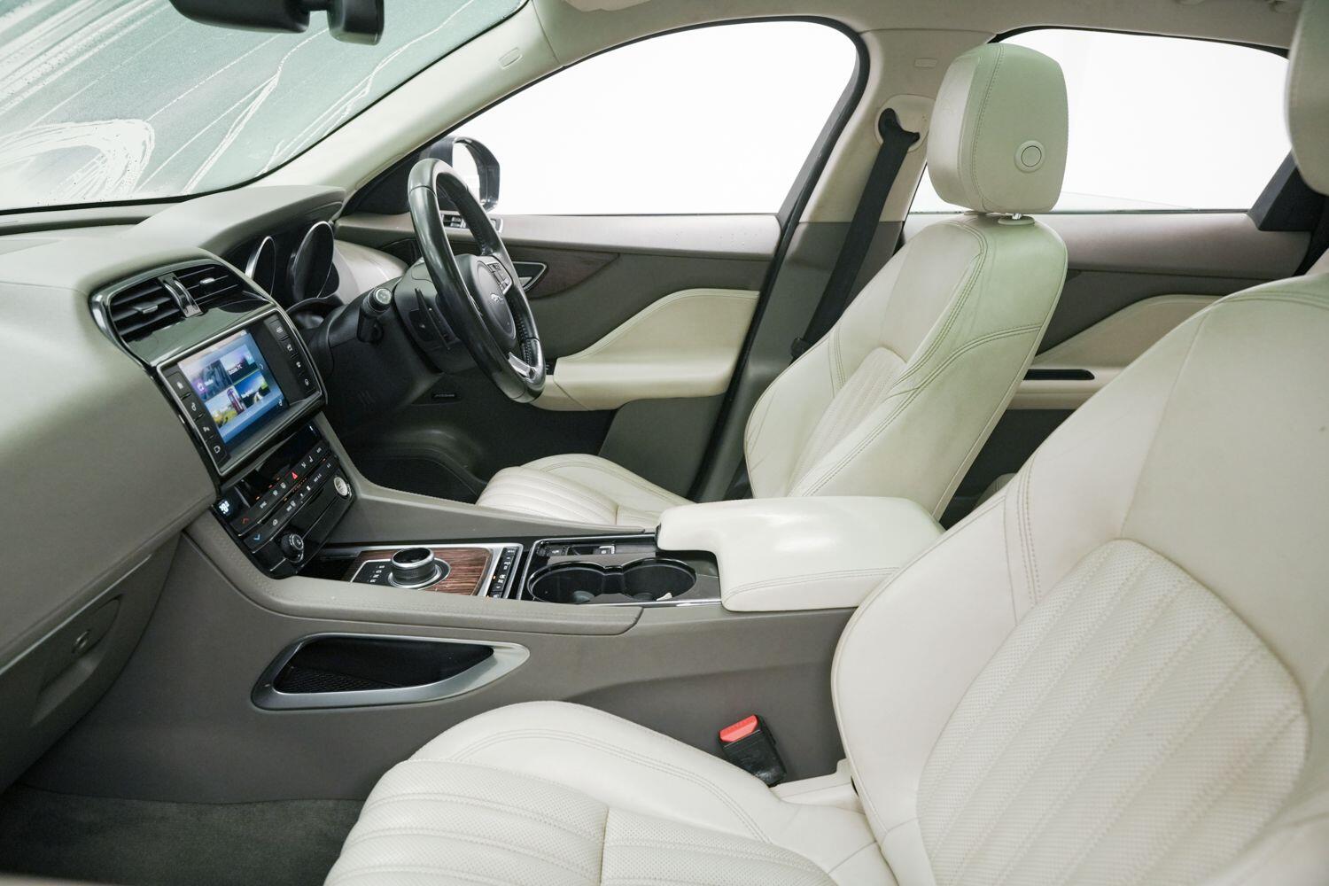 Used Jaguar F-Pace 2016 for sale - 77612454: Photo 27