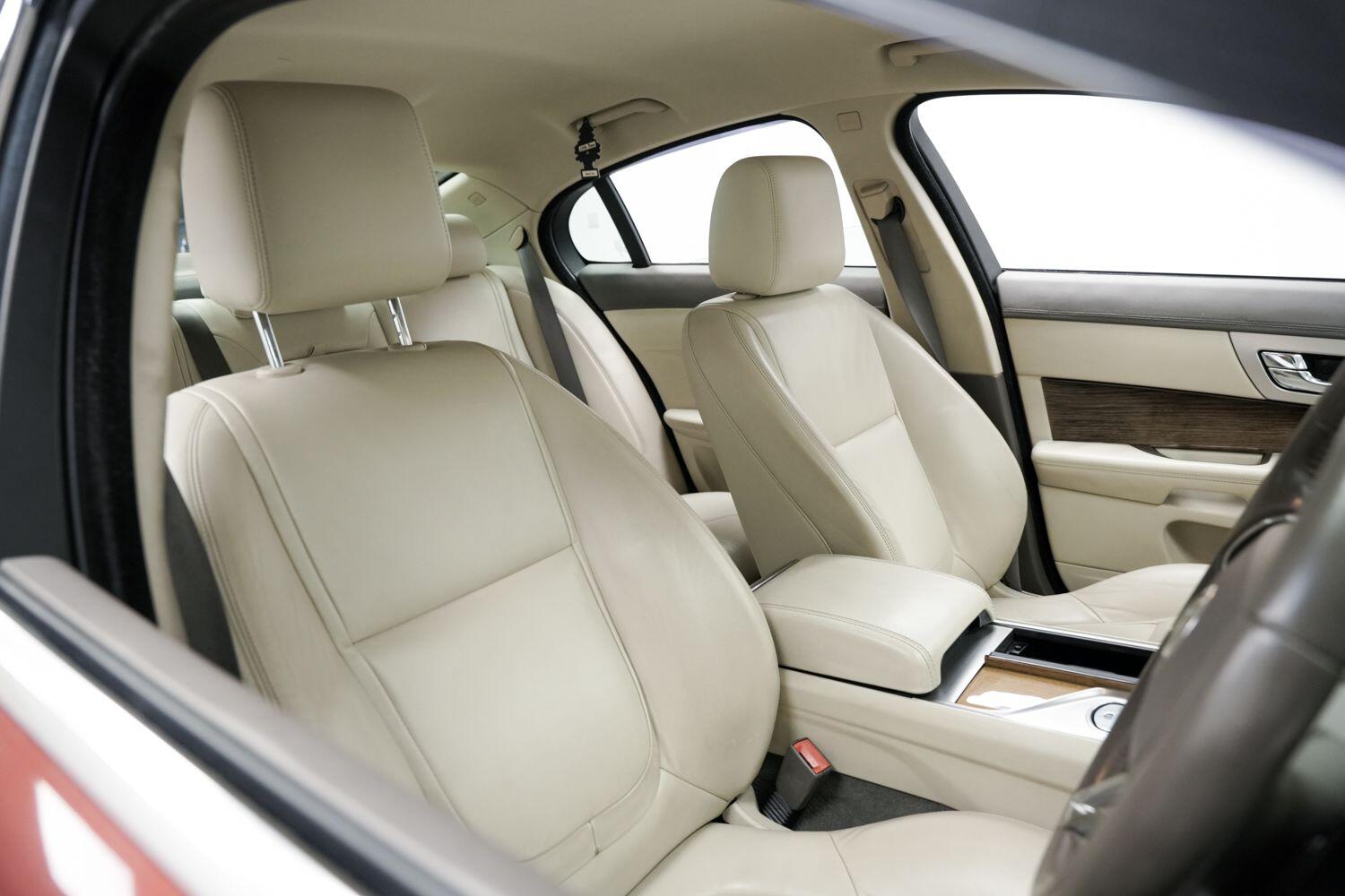 Used Jaguar XF 2013 for sale - 76823737: Photo 12