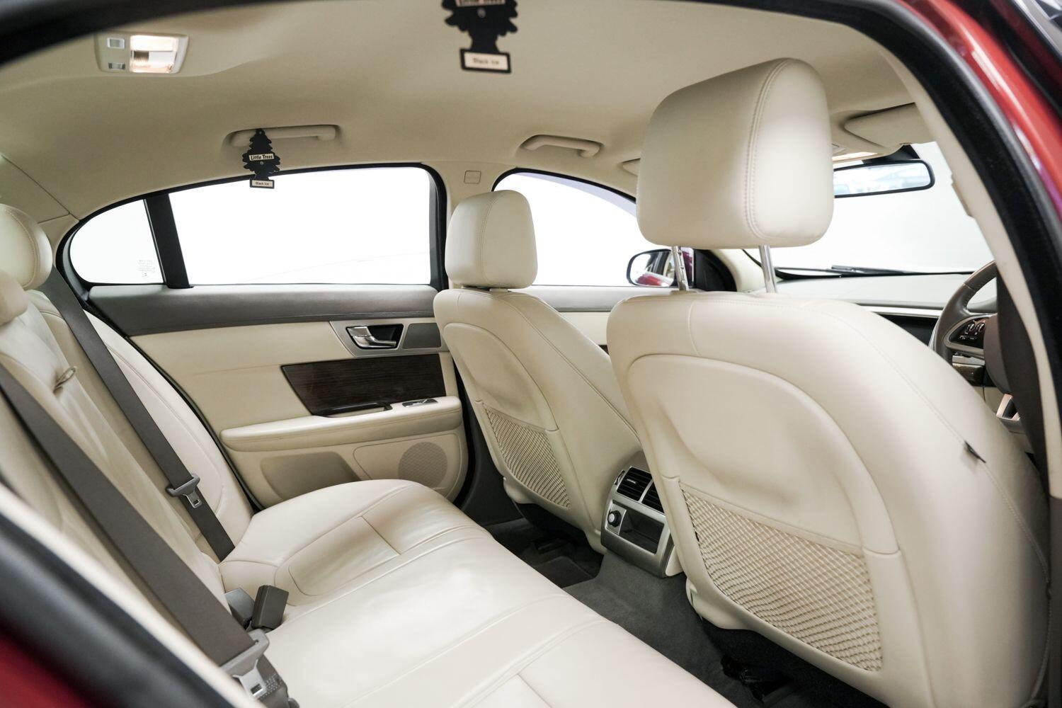 Used Jaguar XF 2013 for sale - 76823737: Photo 16