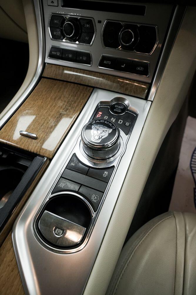 Used Jaguar XF 2013 for sale - 76823737: Photo 25