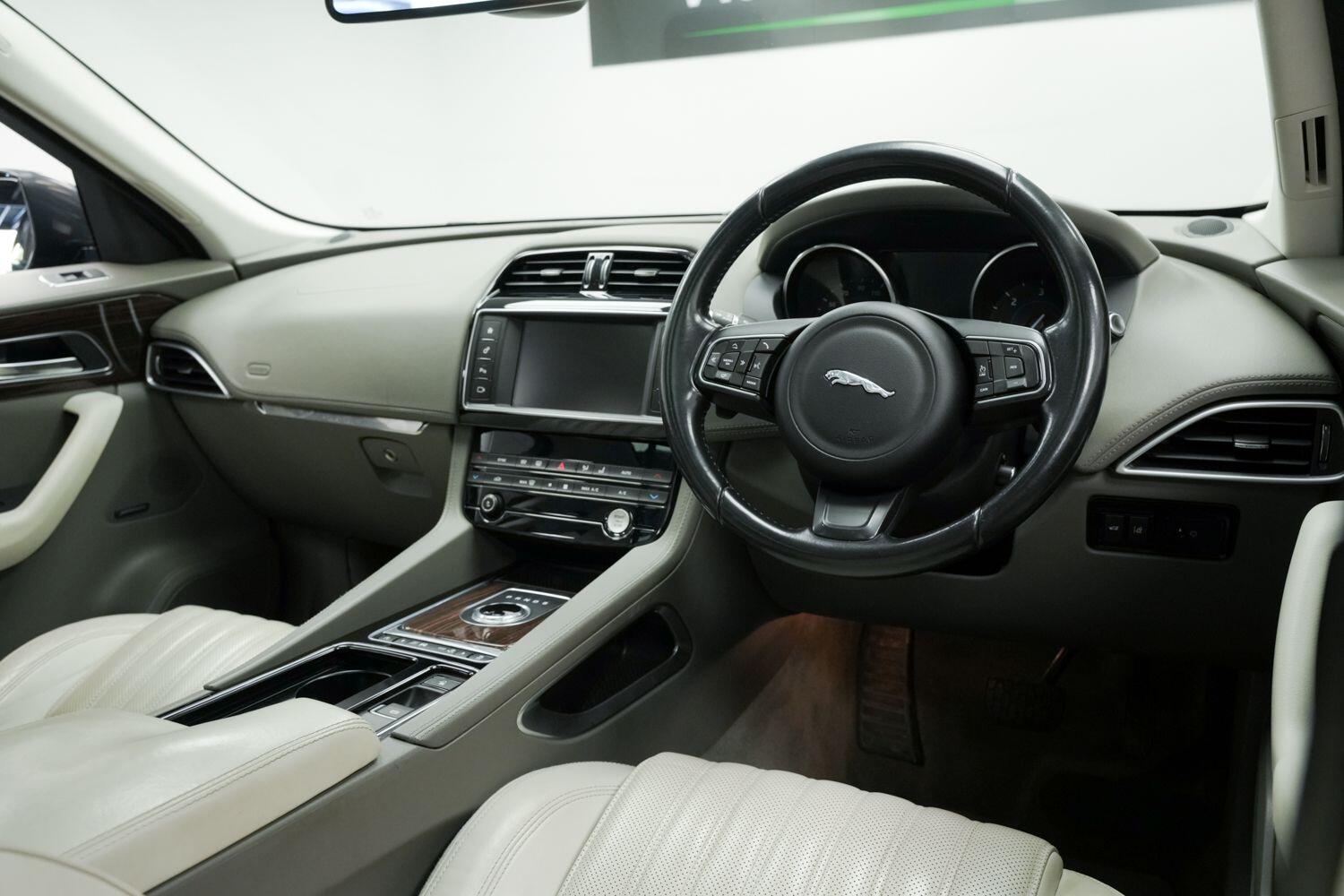 Used Jaguar F-Pace 2016 for sale - 76408442: Photo 12