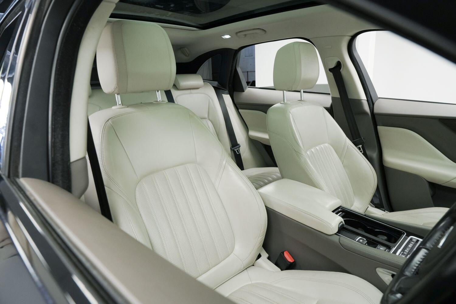 Used Jaguar F-Pace 2016 for sale - 76408442: Photo 13