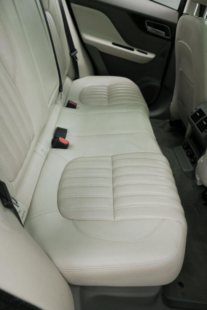 Used Jaguar F-Pace 2016 for sale - 76408442: Photo 16