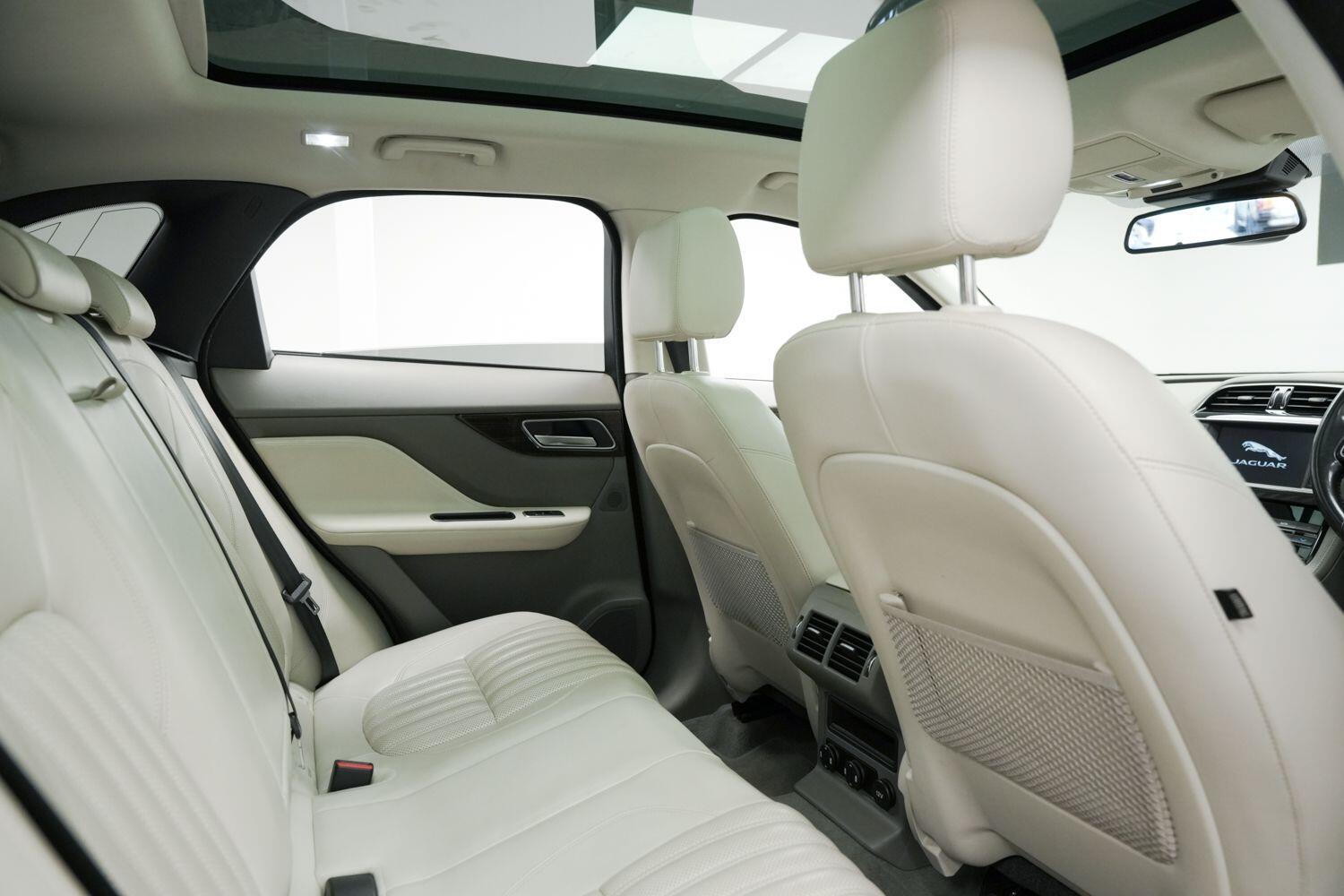 Used Jaguar F-Pace 2016 for sale - 76408442: Photo 17