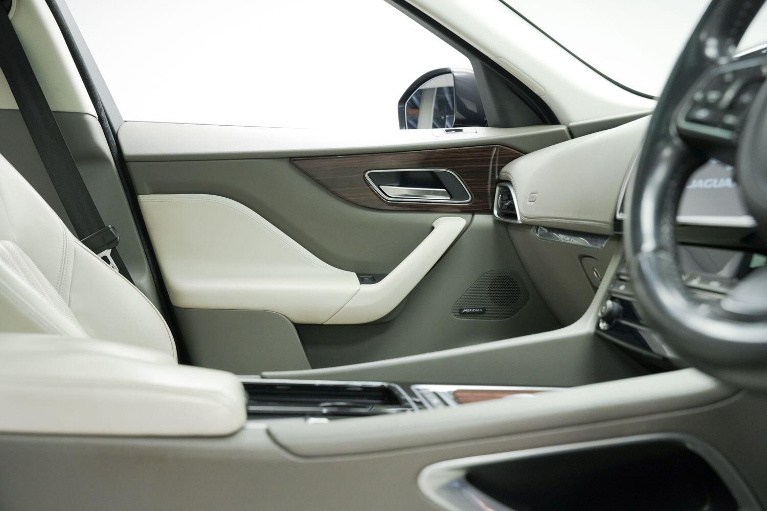 Used Jaguar F-Pace 2016 for sale - 76408442: Photo 25