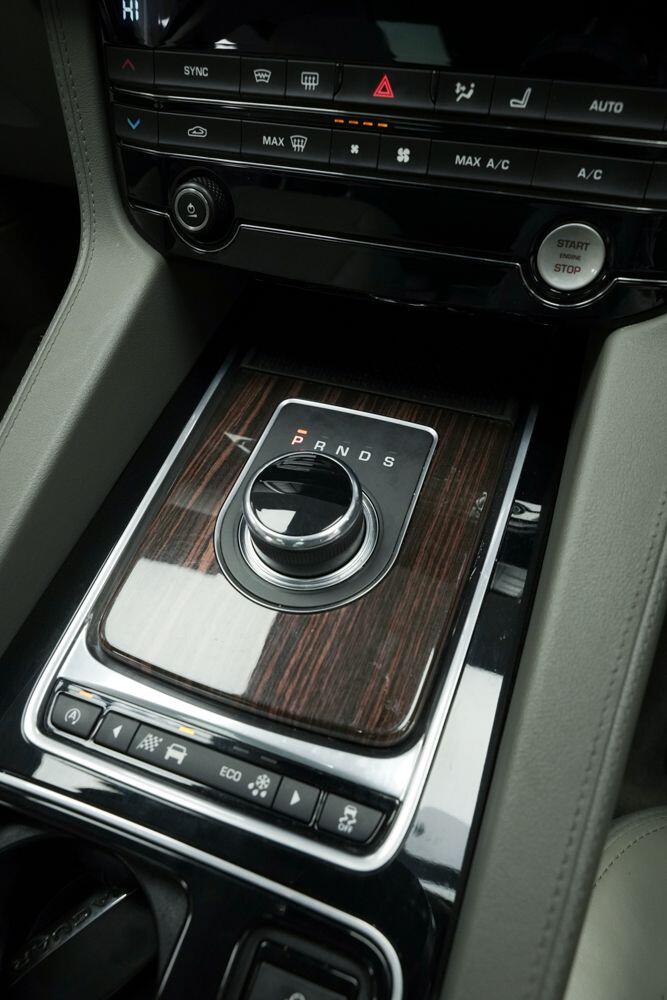 Used Jaguar F-Pace 2016 for sale - 76408442: Photo 27