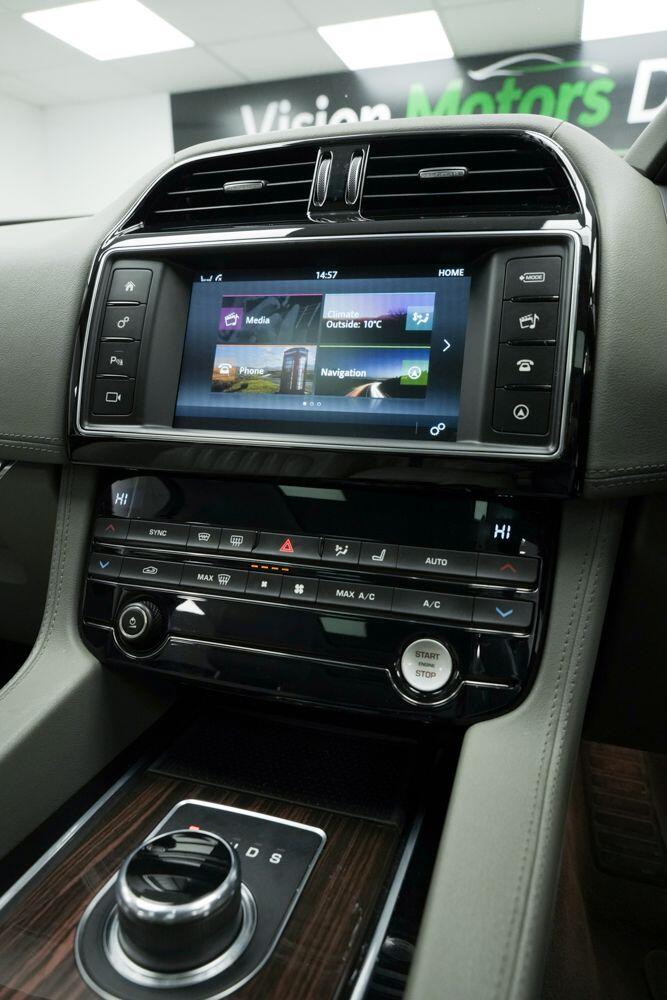 Used Jaguar F-Pace 2016 for sale - 76408442: Photo 28