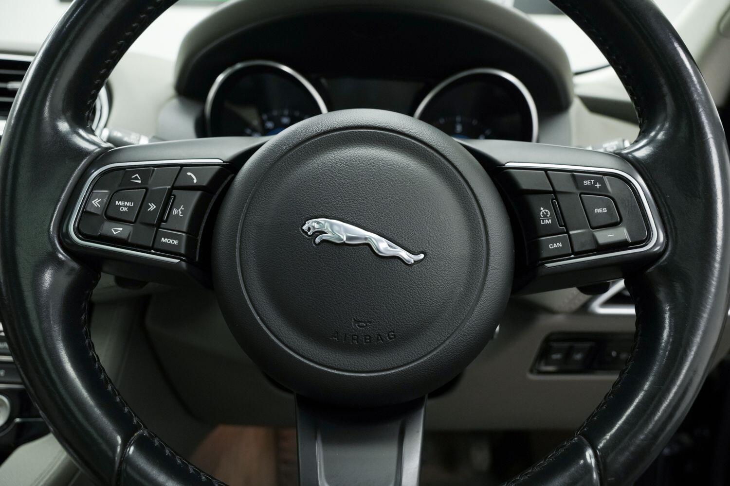 Used Jaguar F-Pace 2016 for sale - 76408442: Photo 30