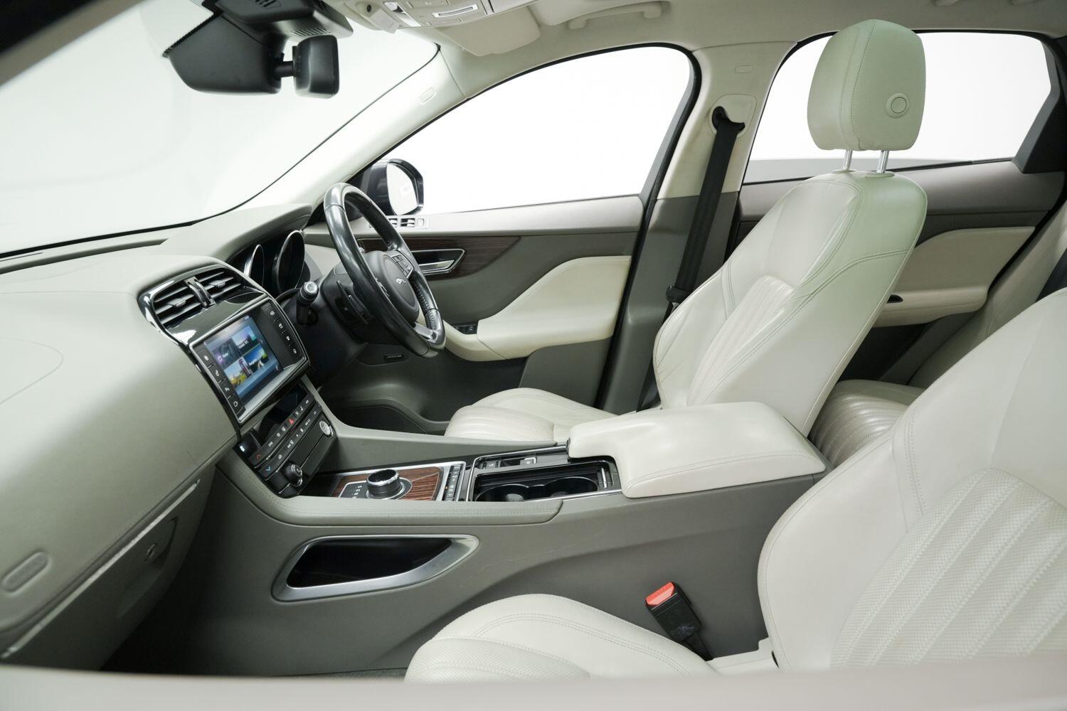 Used Jaguar F-Pace 2016 for sale - 76408442: Photo 33