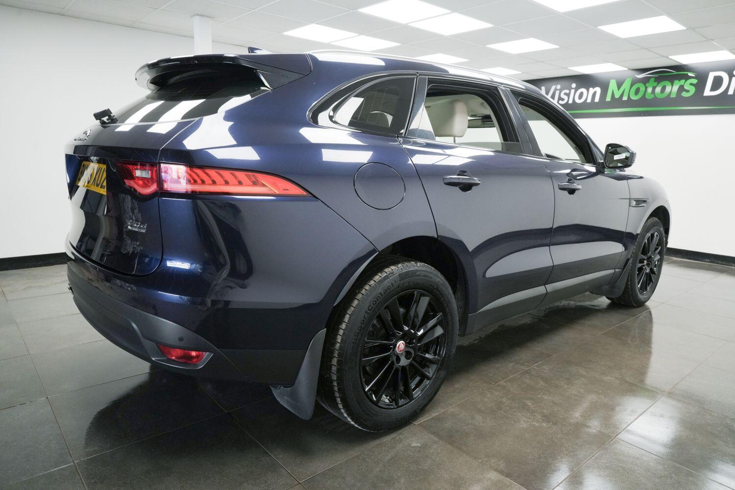 Used Jaguar F-Pace 2016 for sale - 76408442: Photo 4
