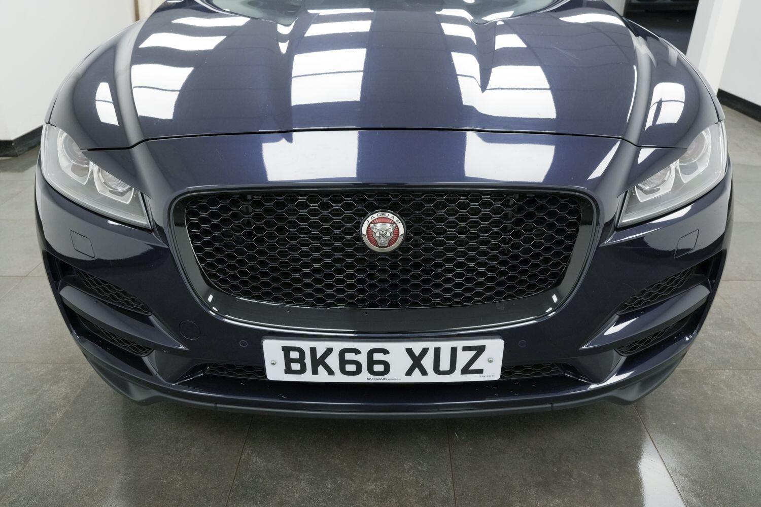 Used Jaguar F-Pace 2016 for sale - 76408442: Photo 6