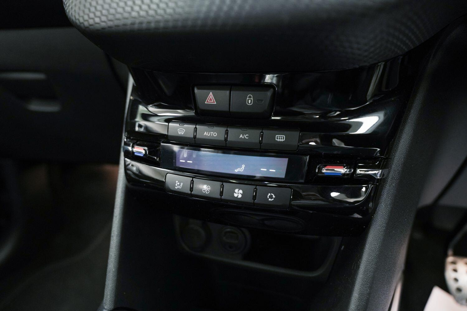 Used Peugeot 2008 2014 for sale - 76549703: Photo 25