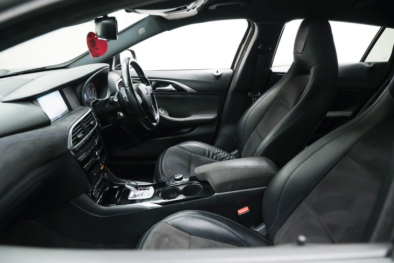 Used Infiniti Q30 2016 for sale - 77266713: Photo 24