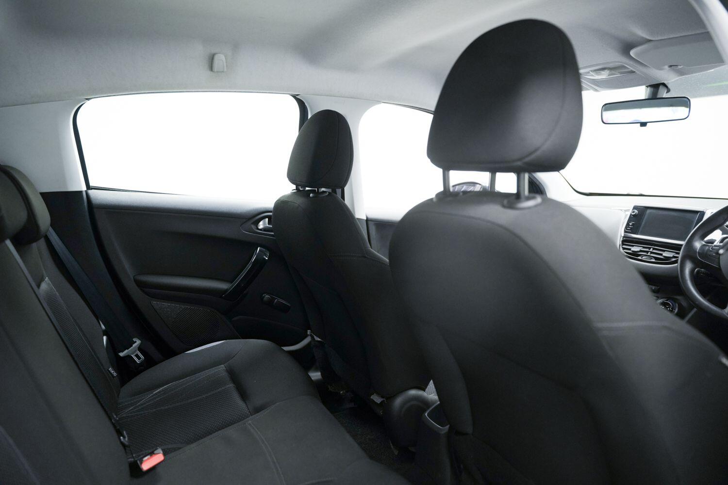 Used Peugeot 208 2013 for sale - 77081882: Photo 15