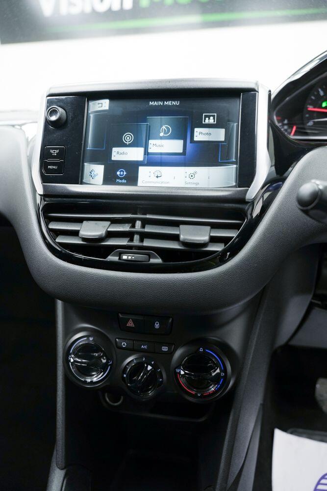 Used Peugeot 208 2013 for sale - 77081882: Photo 22