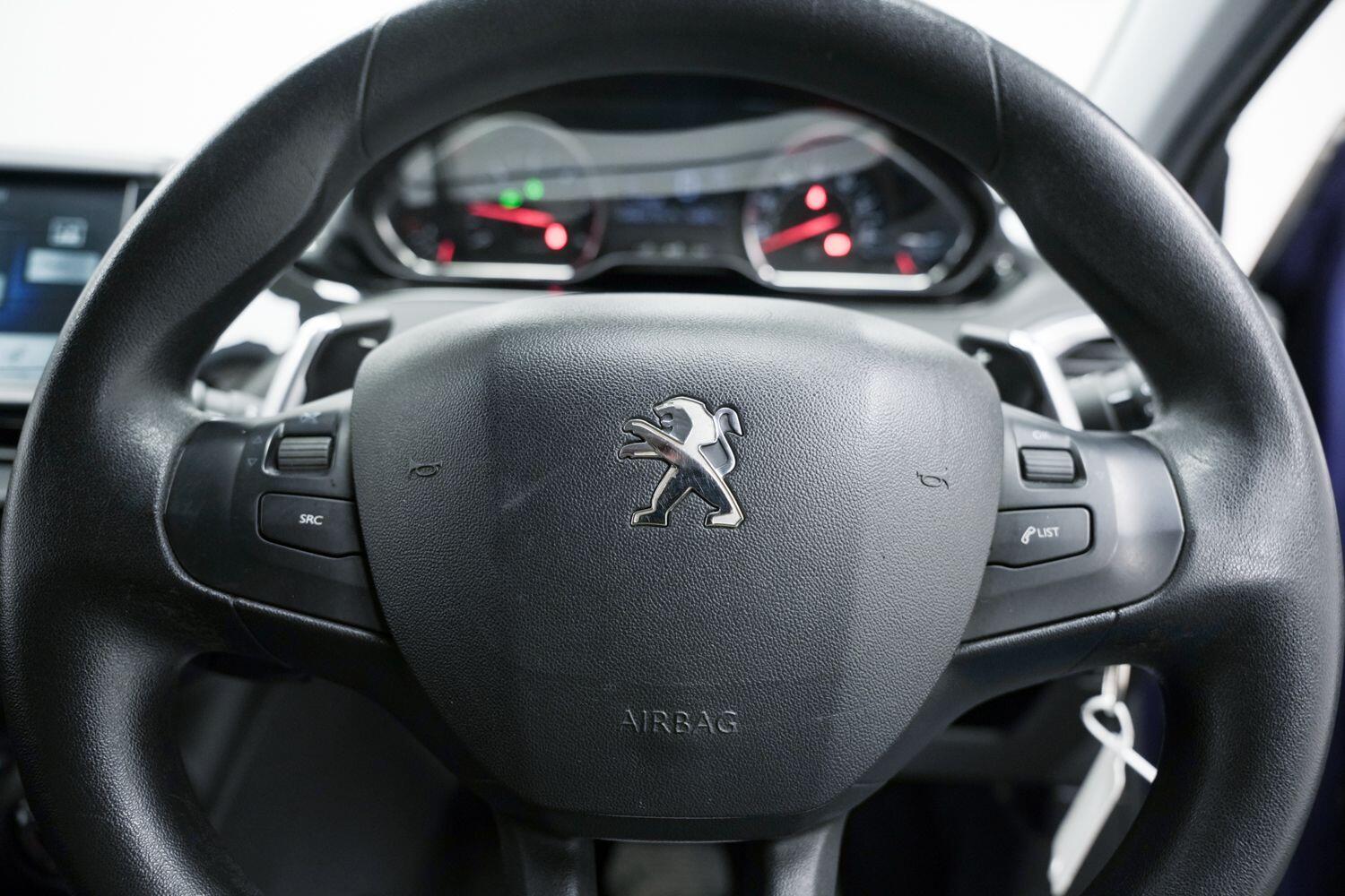 Used Peugeot 208 2013 for sale - 77081882: Photo 25