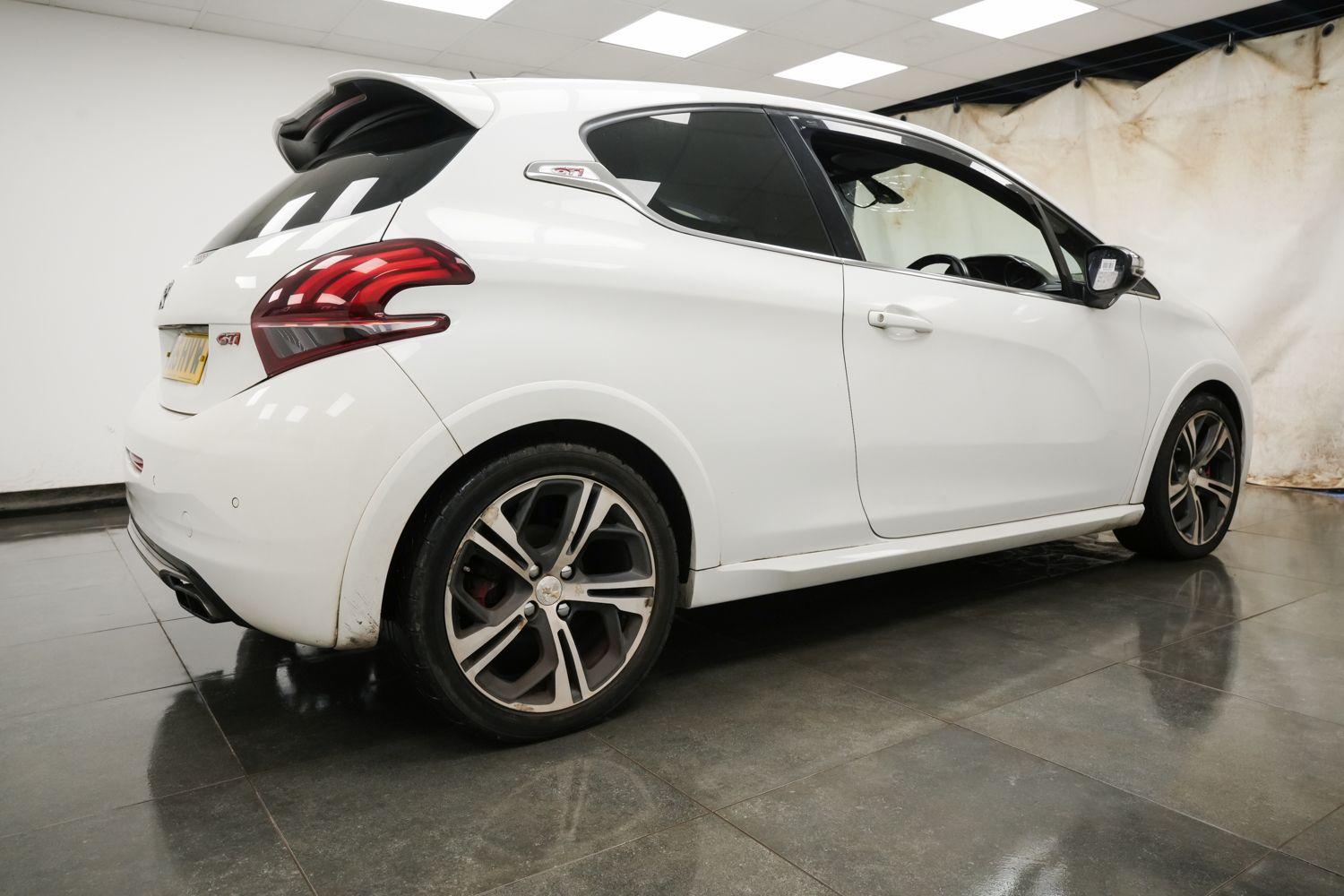 Used Peugeot 208 2016 for sale - 76359907: Photo 4