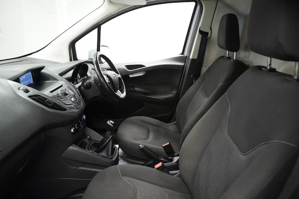 Used Ford Transit Courier 2015 for sale - 76167459: Photo 19
