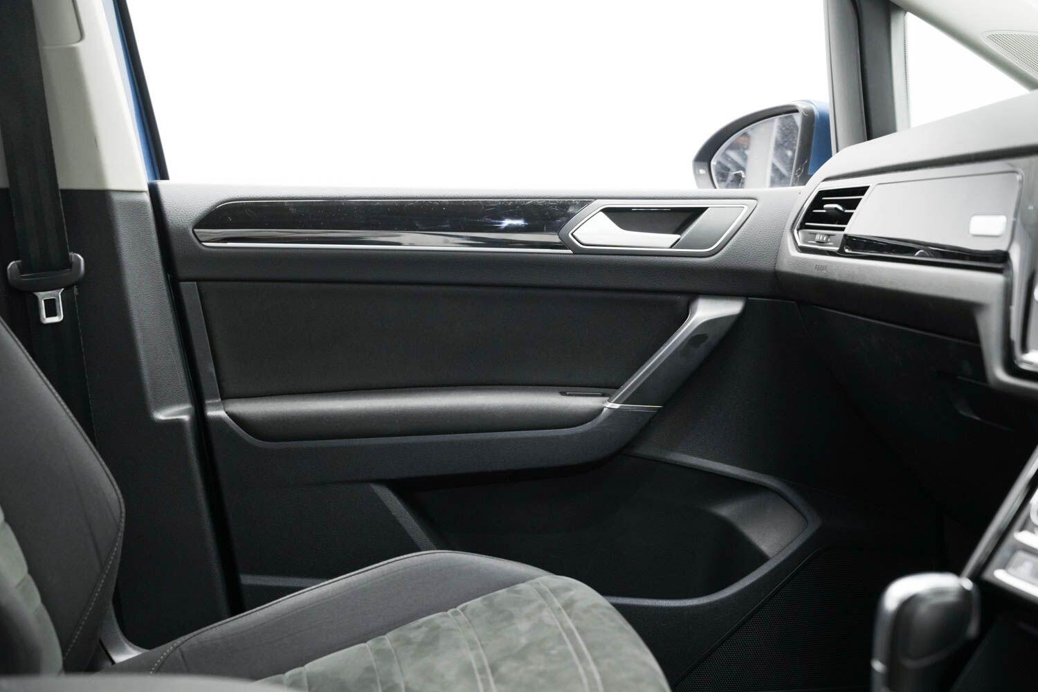 Used Volkswagen Touran 2017 for sale - 76166577: Photo 16