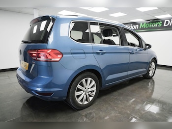 Used Volkswagen Touran 2017 for sale - 76166577: Photo 4