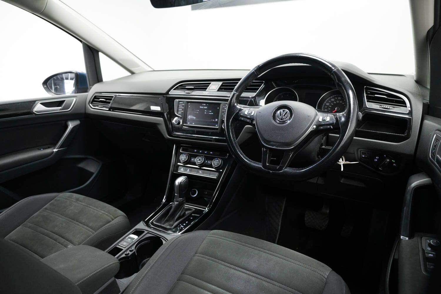 Used Volkswagen Touran 2017 for sale - 76166577: Photo 9