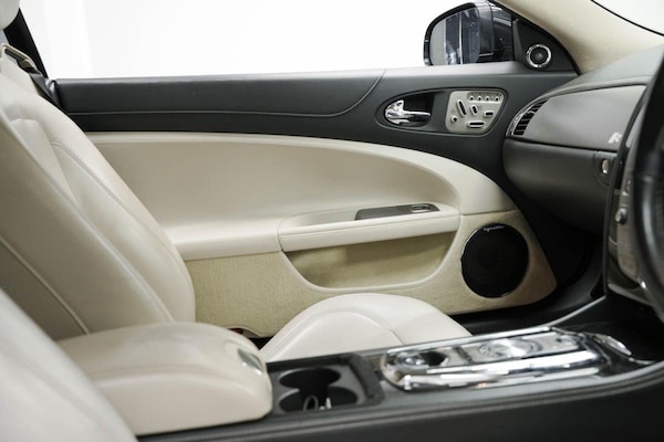 Used Jaguar XKR 2011 for sale - 76166507: Photo 14