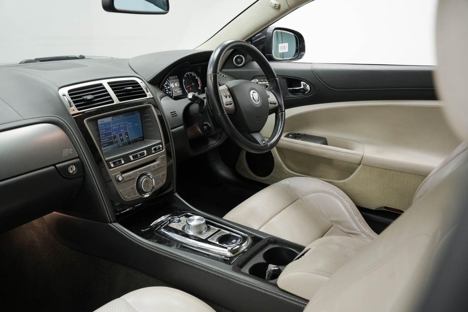 Used Jaguar XKR 2011 for sale - 76166507: Photo 16