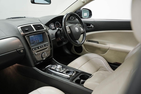 Used Jaguar XKR 2011 for sale - 76166507: Photo 16