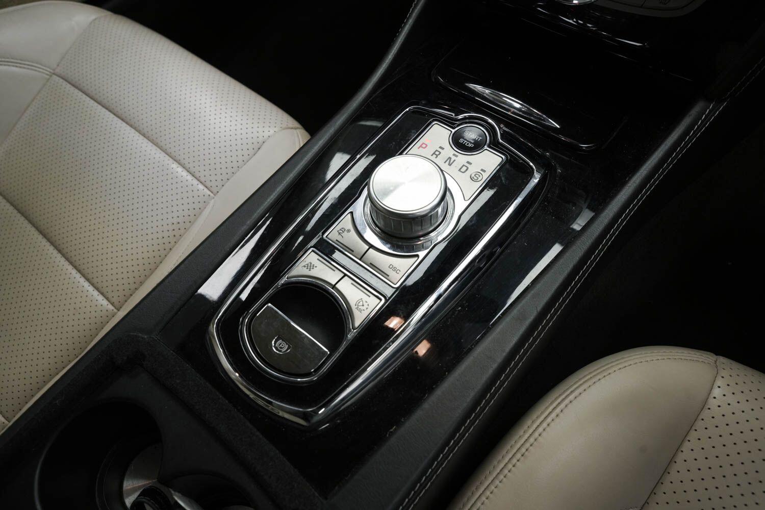 Used Jaguar XKR 2011 for sale - 76166507: Photo 17