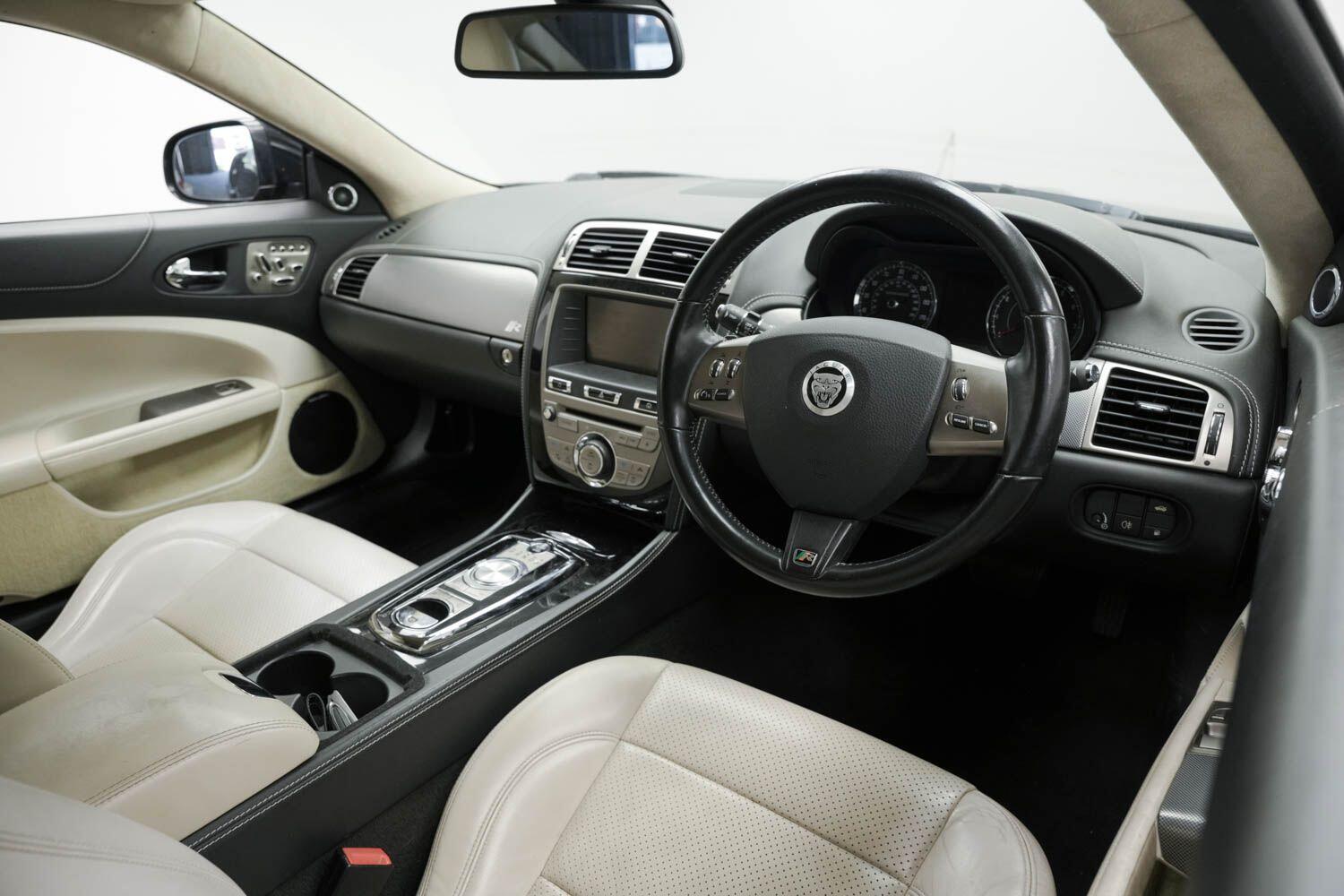 Used Jaguar XKR 2011 for sale - 76166507: Photo 9