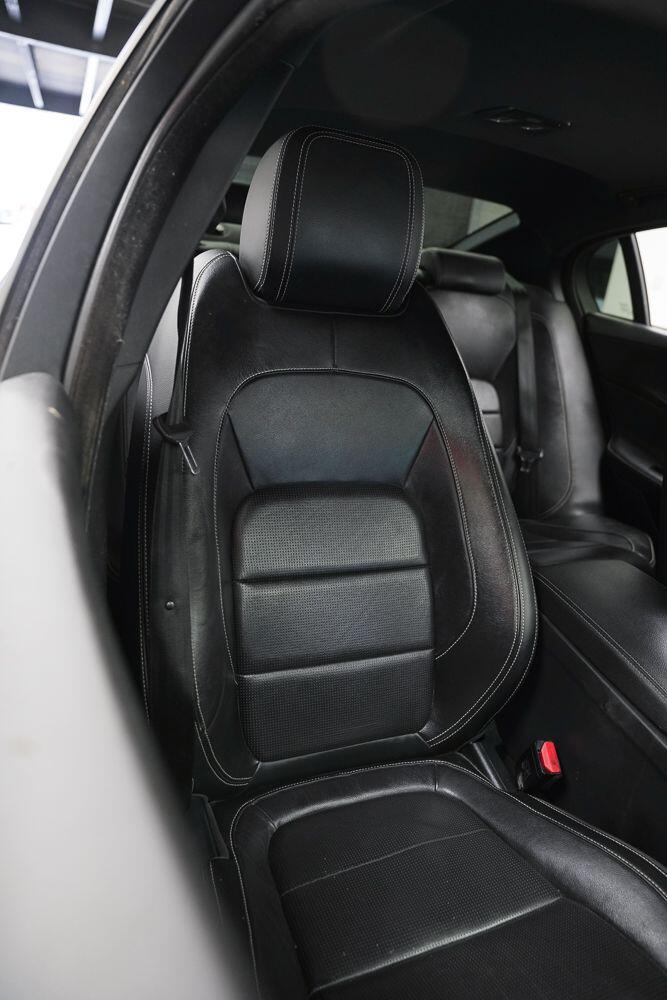 Used Jaguar XE 2018 for sale - 78019826: Photo 13